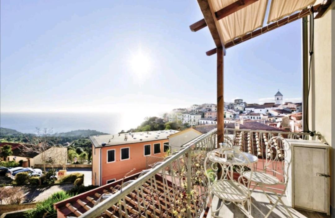 カポリーヴェリIl Balcone Su Montecristo, Bike Friendly - Goelbaアパートメント エクステリア 写真